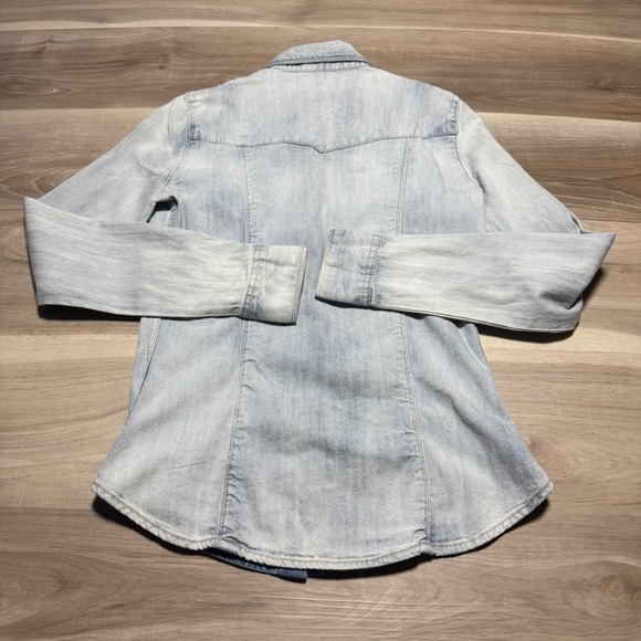Guess Denim Western Shirt Womens S Light Wash Pearl Snap Button Down Vintage - Picture 10 of 13